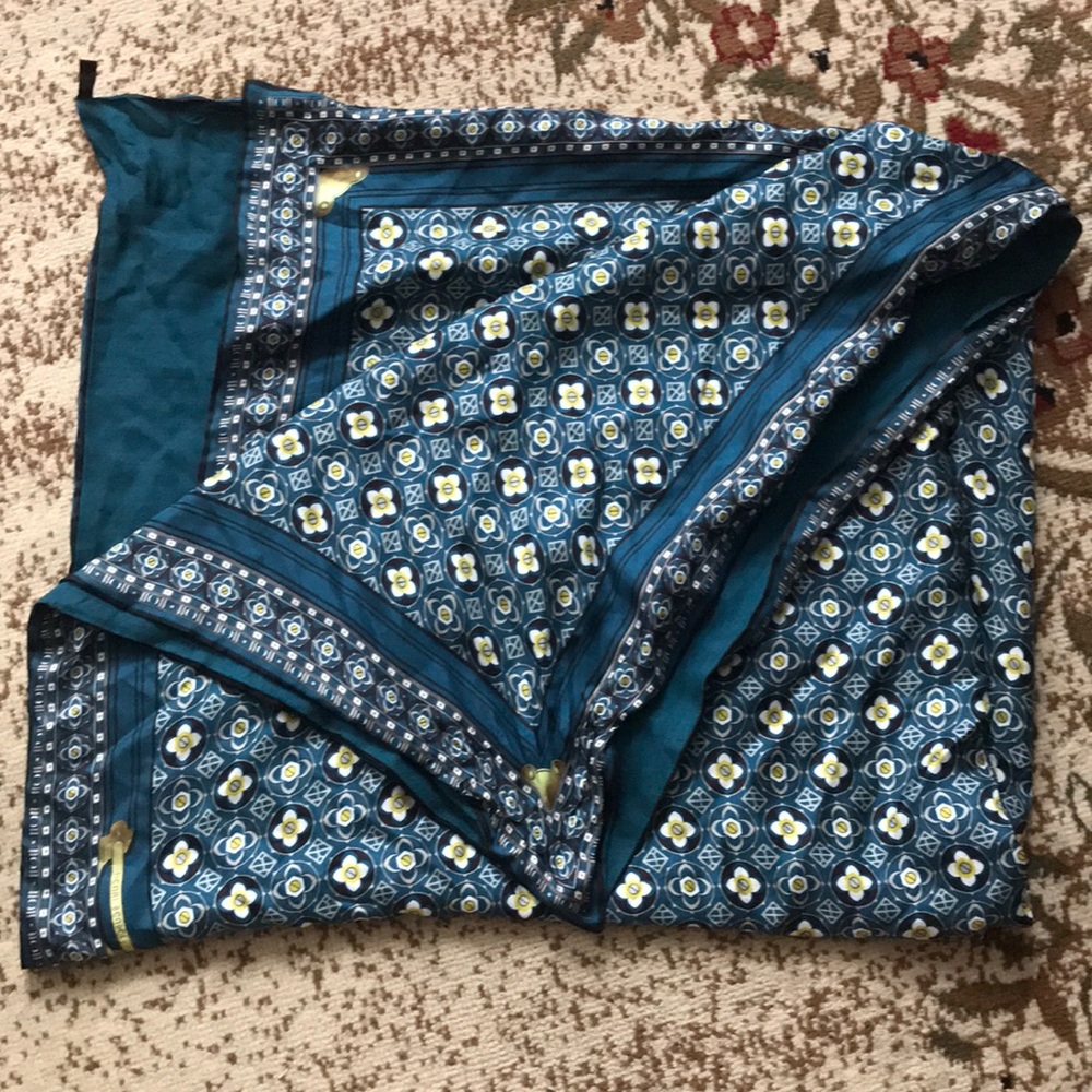 Henri Bendel Scarf
